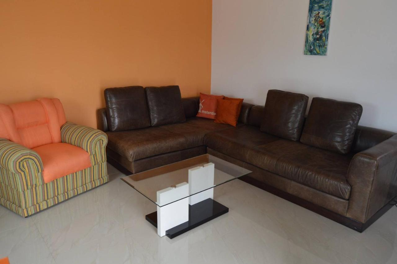 Apartamento T1 Mobiliado Com Wi-Fi プライア エクステリア 写真